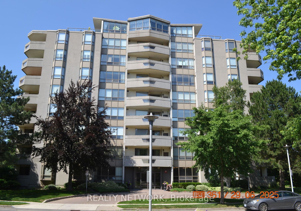 8-village-green-boulevard-hamilton-ontario-x12378331
