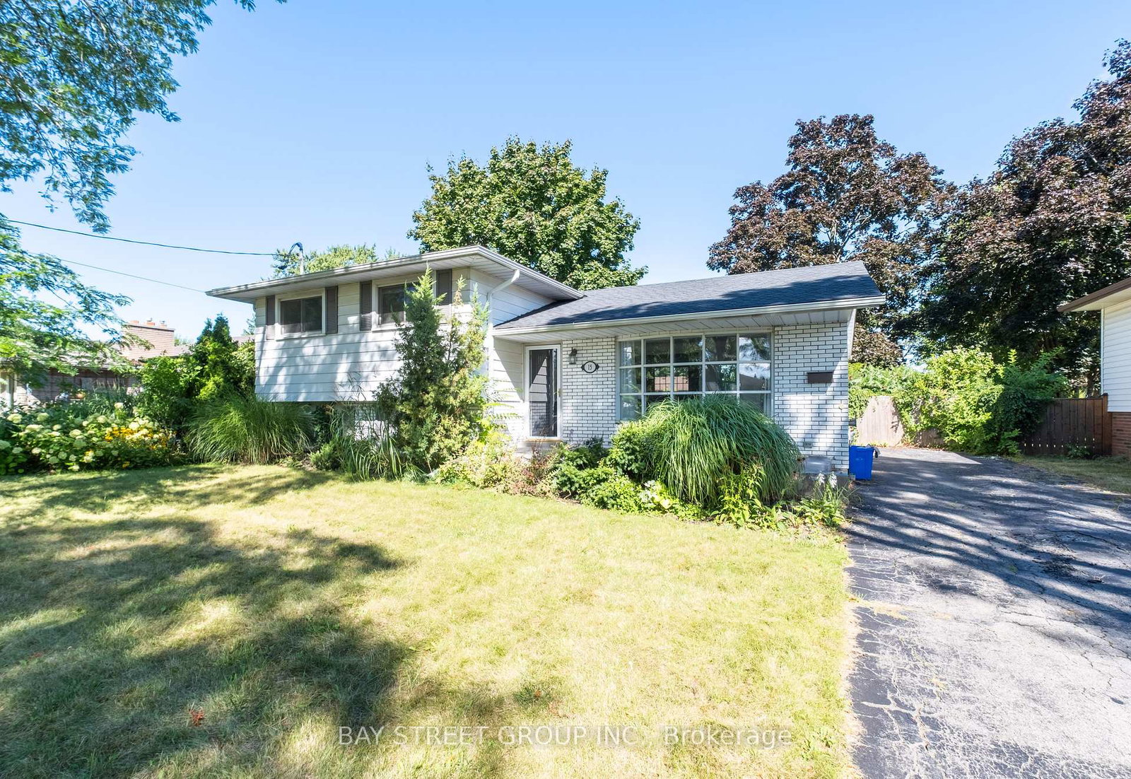 15-old-oxford-road-st-catharines-ontario-x12378566