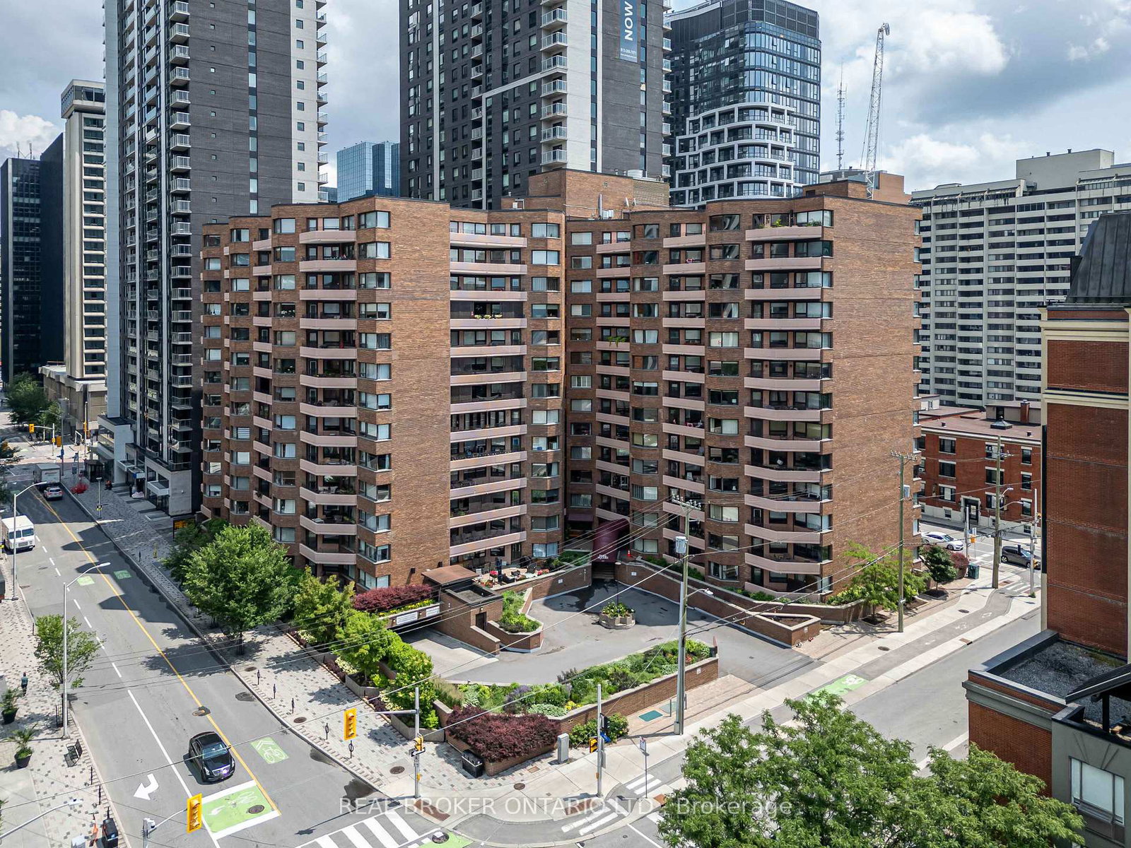 151-bay-street-ottawa-ontario-x12378596