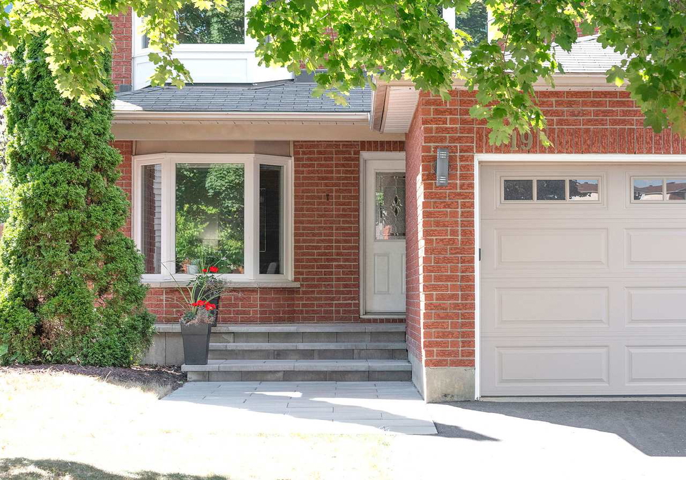 19-forestglade-crescent-ottawa-ontario-x12378819
