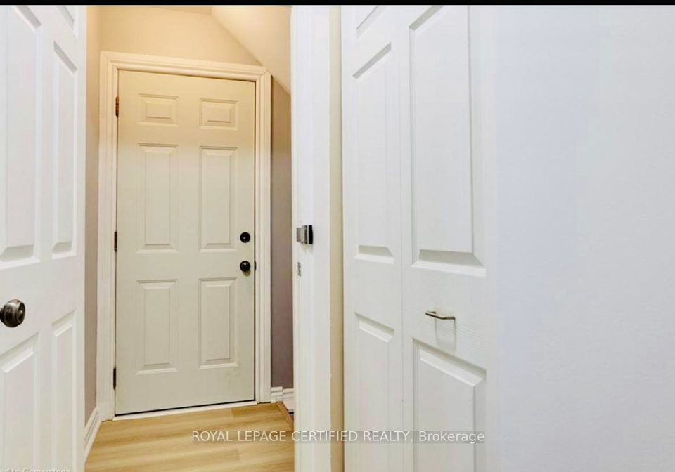 16-valleyhaven-lane-guelph-ontario-x12379084