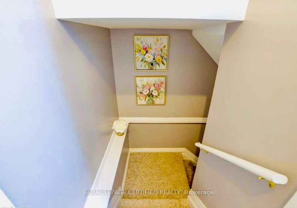 16-valleyhaven-lane-guelph-ontario-x12379084