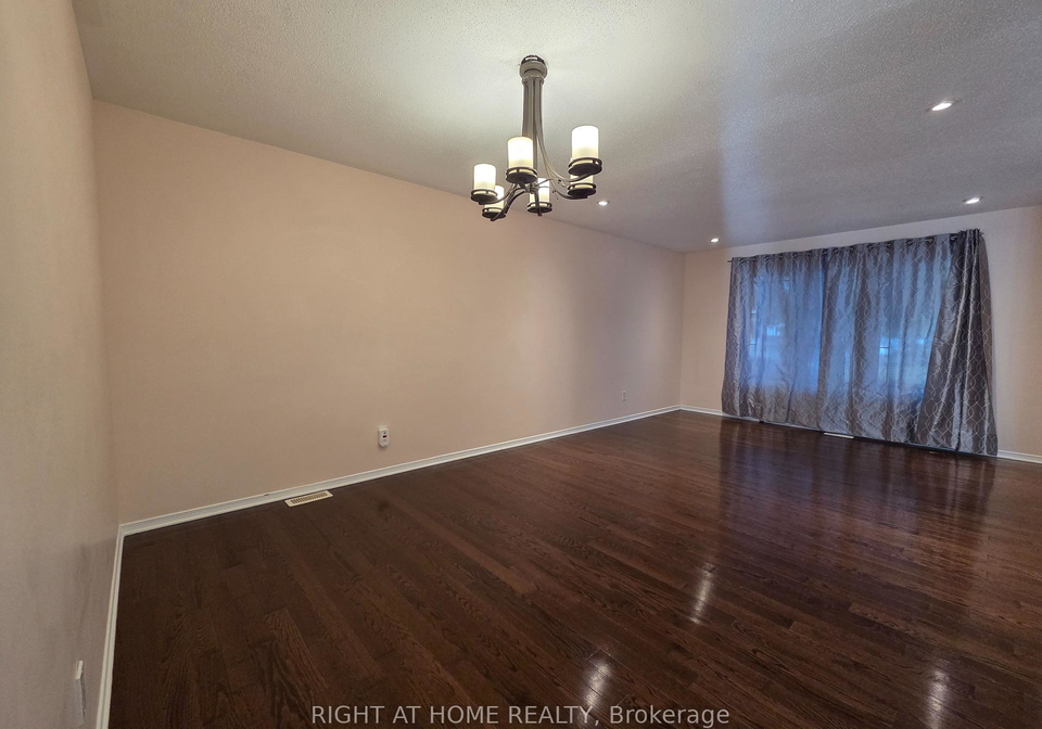 239-highpointe-crescent-ottawa-ontario-x12379301