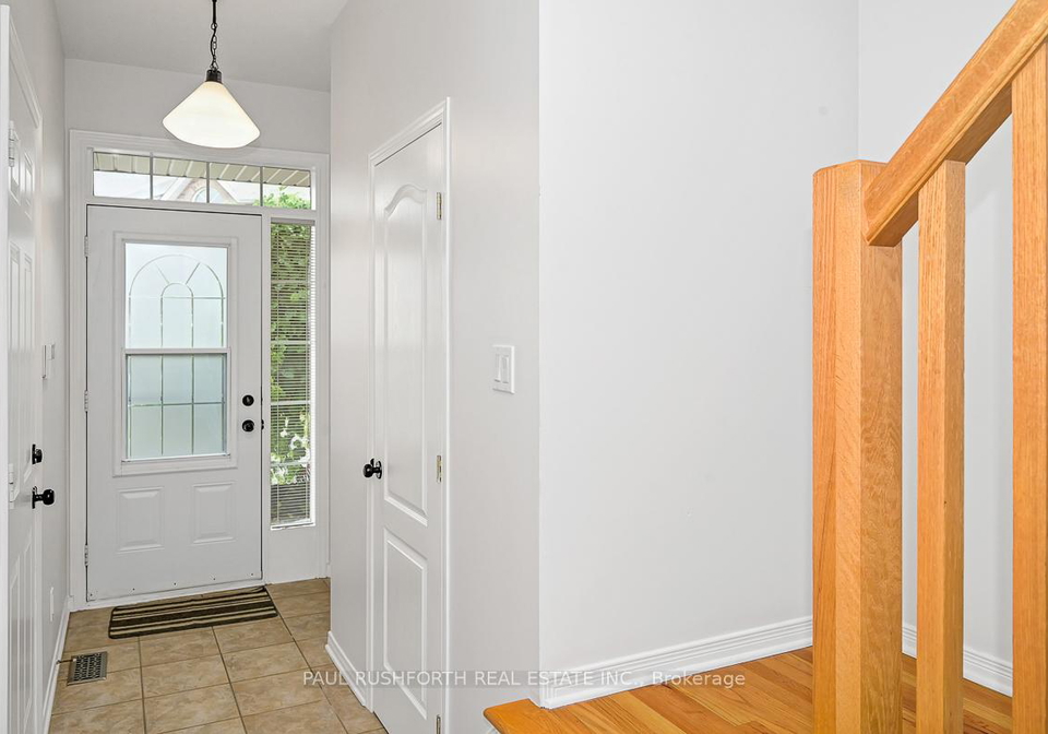 115-tall-oak-private-ottawa-ontario-x12379845
