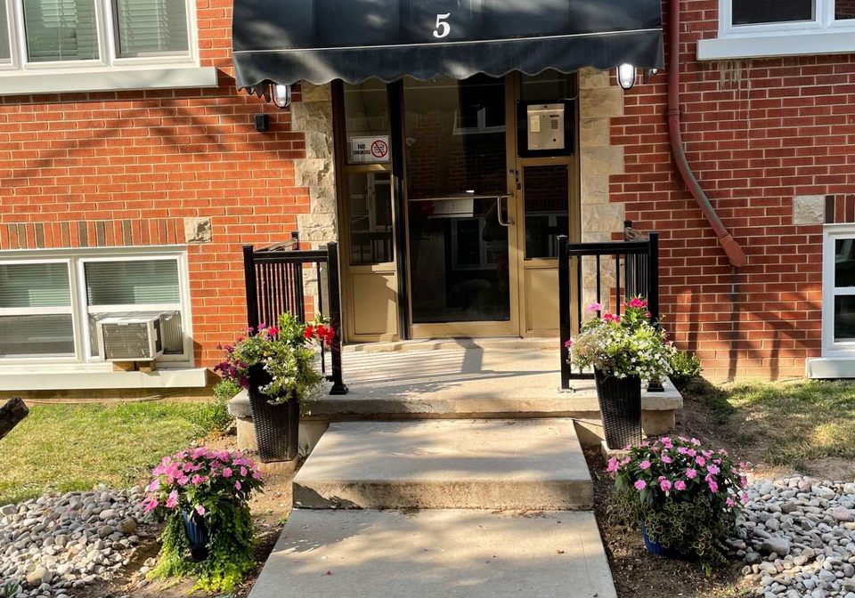 5-applewood-avenue-hamilton-ontario-x12379971