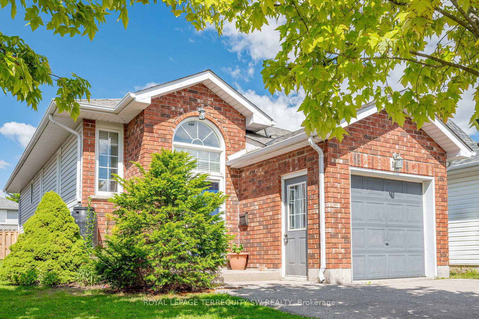 19-laurent-boulevard-kawartha-lakes-ontario-x12380063