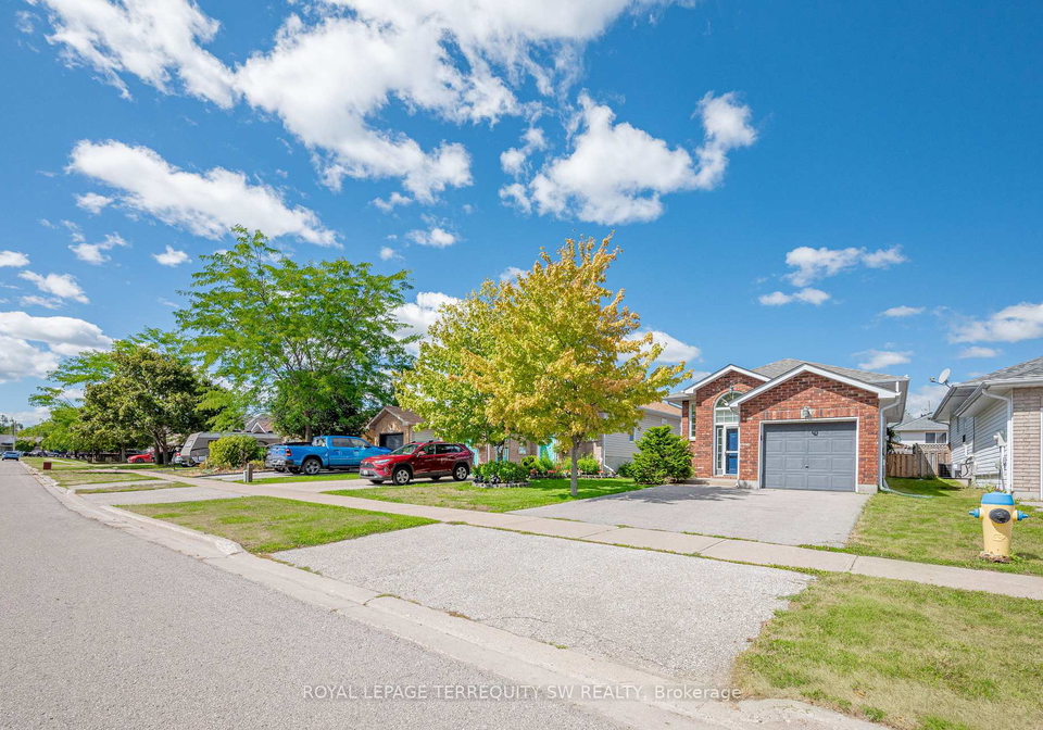 19-laurent-boulevard-kawartha-lakes-ontario-x12380063