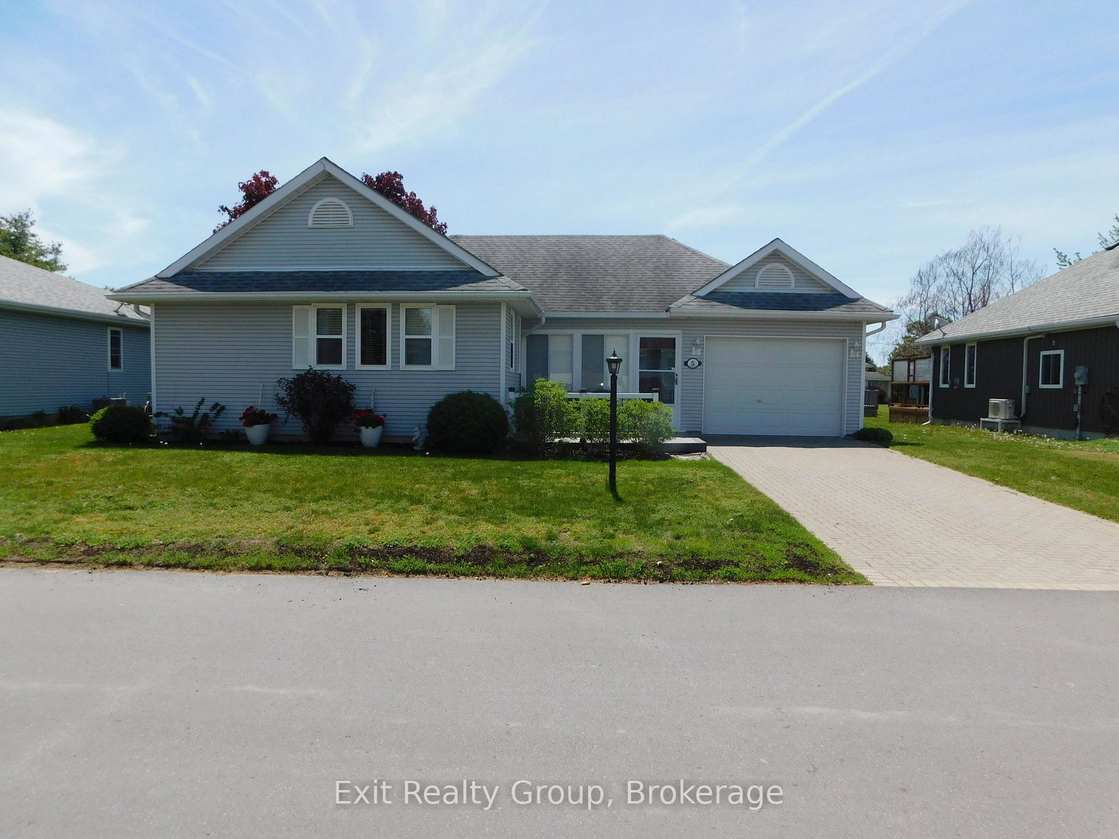 5-empire-boulevard-prince-edward-county-ontario-x12380143