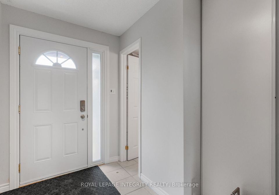 111-arcola-private-ottawa-ontario-x12380311