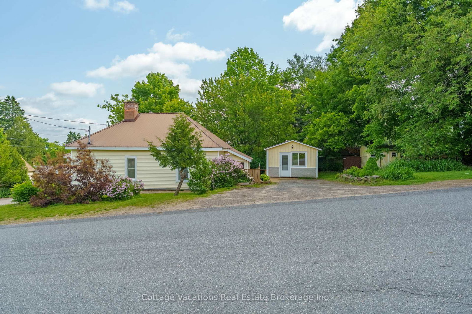1-duncan-street-e-huntsville-ontario-x12380525