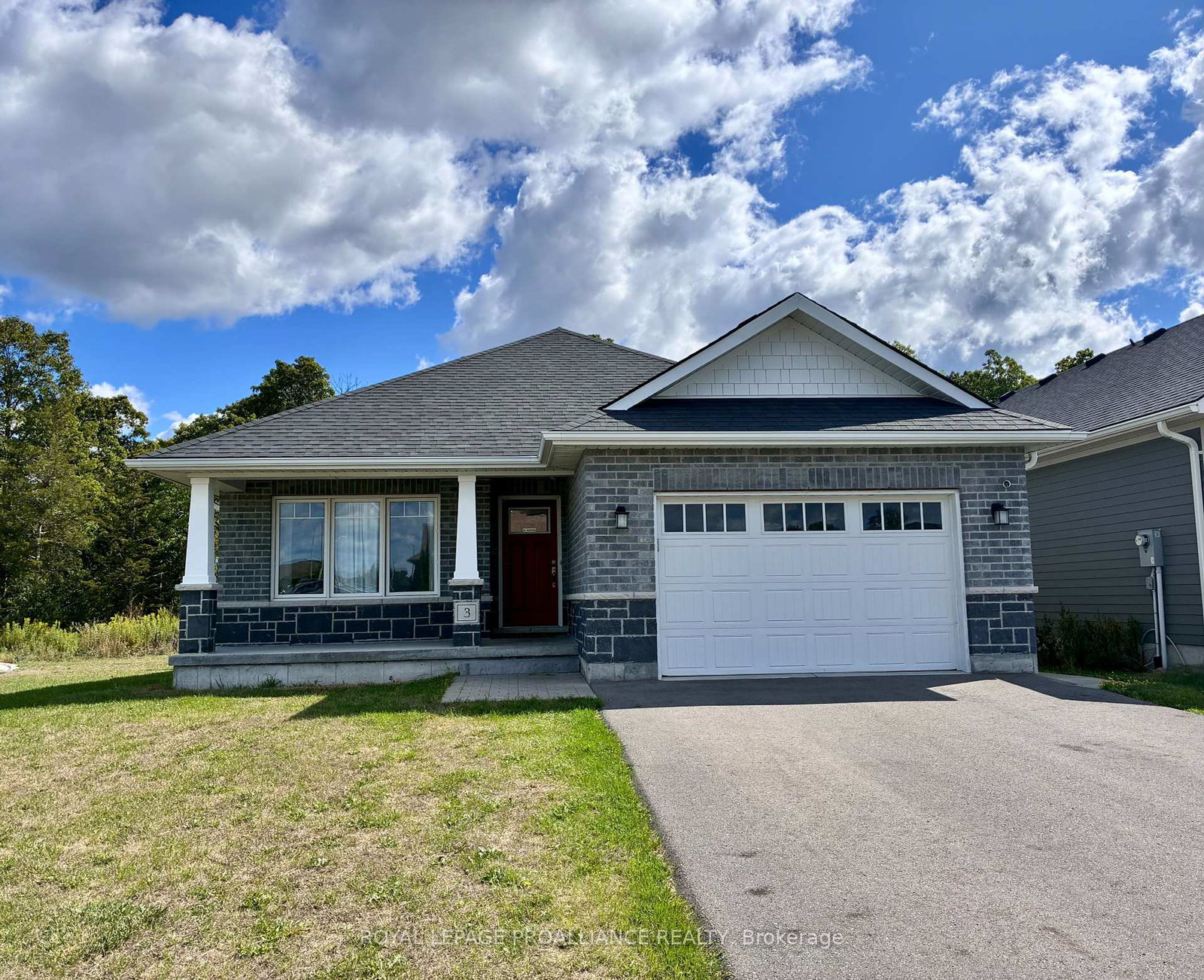 3-mercedes-drive-belleville-ontario-x12380848