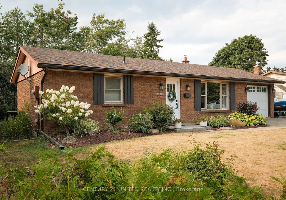 1600-redwood-drive-peterborough-ontario-x12381271