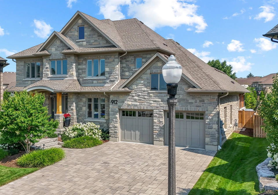 912-fall-harvest-court-kitchener-ontario-x12382333