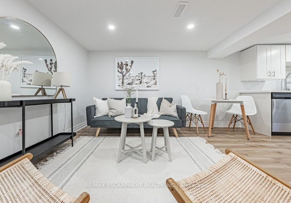 587-queensdale-avenue-e-hamilton-ontario-x12382552