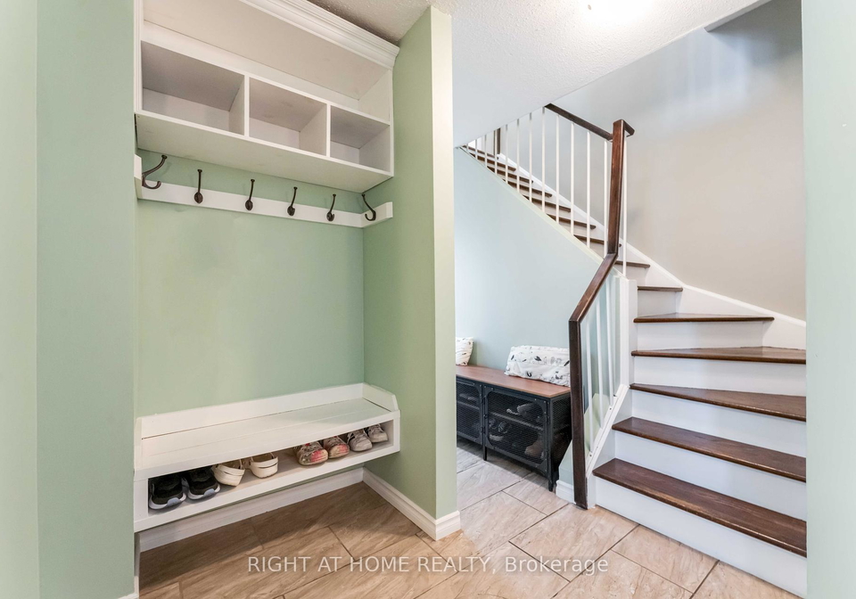 8-stable-way-kanata-ontario-x12382780