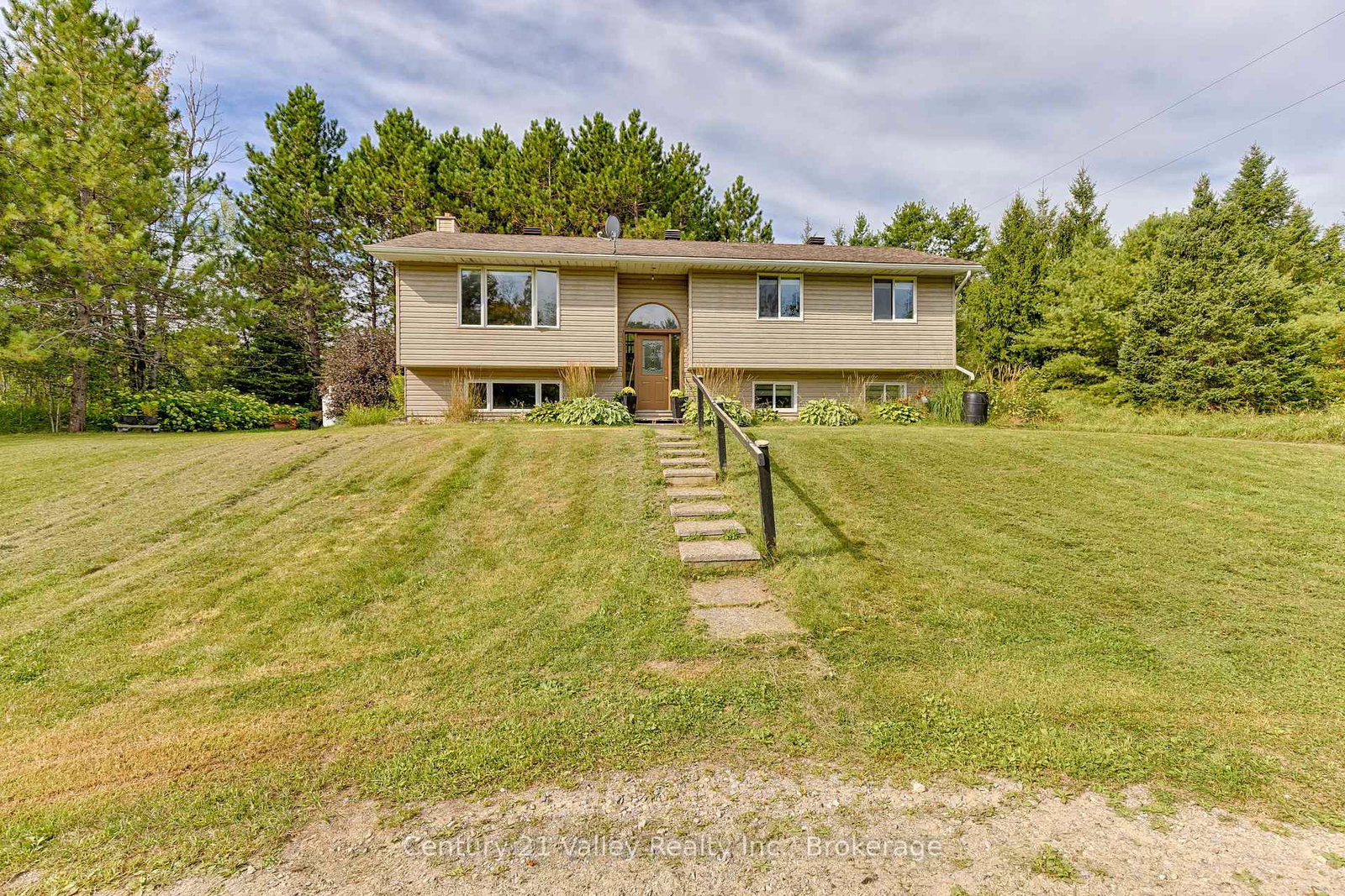 3045-mclaughlin-road-whitewater-region-ontario-x12383034
