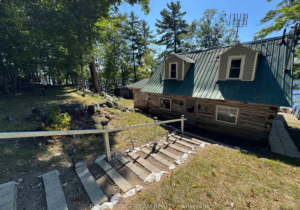 429-hardwood-ridge-road-w-lanark-highlands-ontario-x12383061