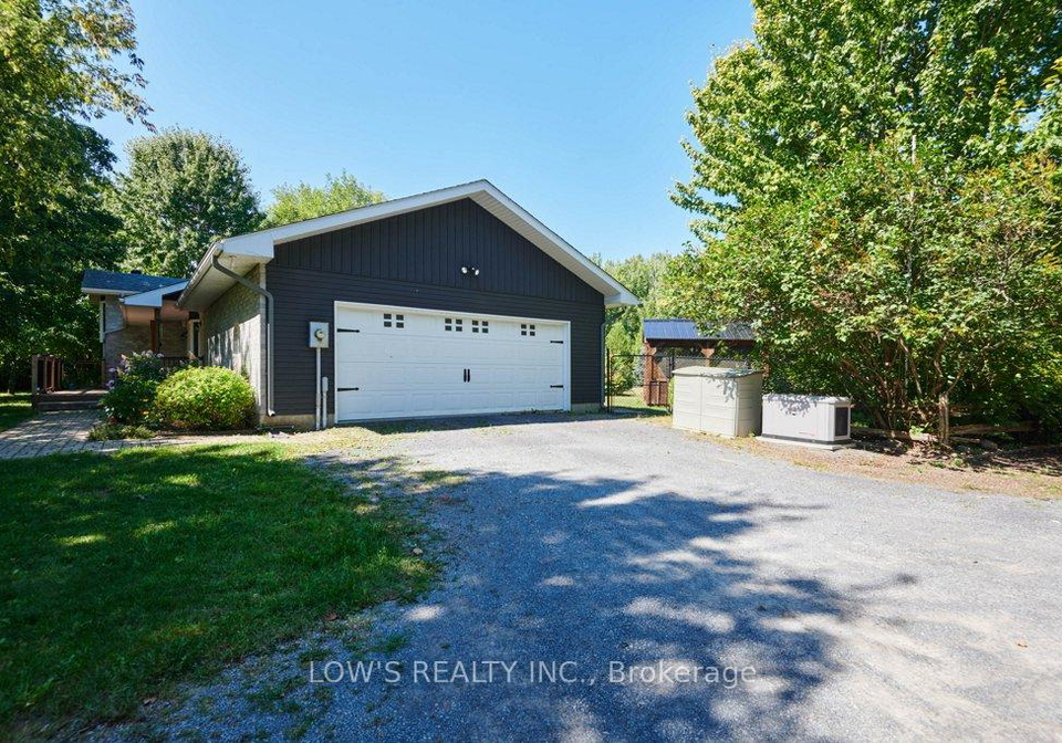 17389-mclean-road-north-stormont-ontario-x12383075