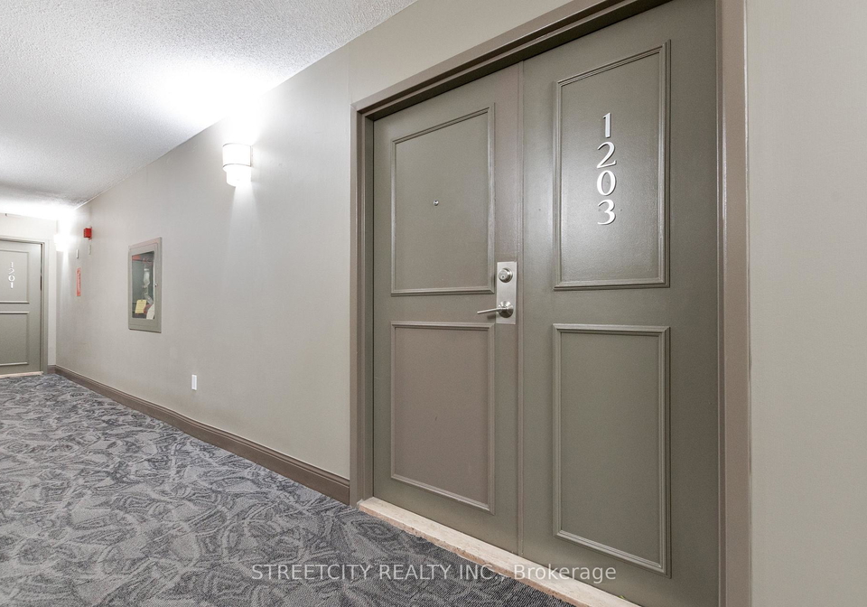 500-talbot-street-london-east-ontario-x12383192