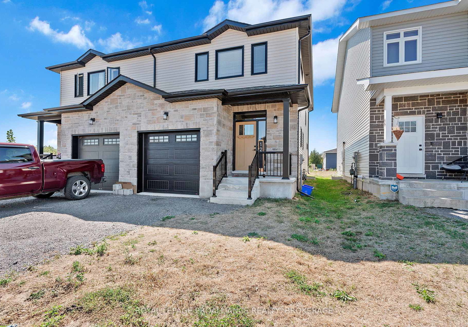 12-dusenbury-crescent-loyalist-ontario-x12383263