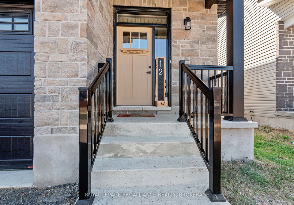 12-dusenbury-crescent-loyalist-ontario-x12383263