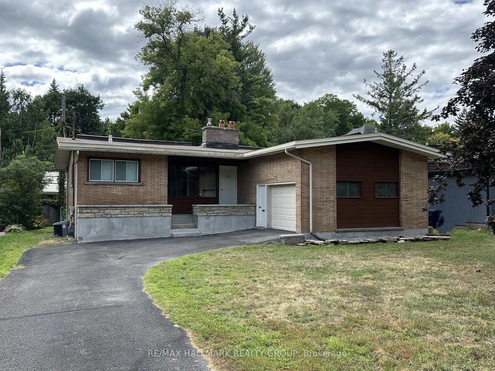 116-sherwood-drive-ottawa-ontario-x12383557