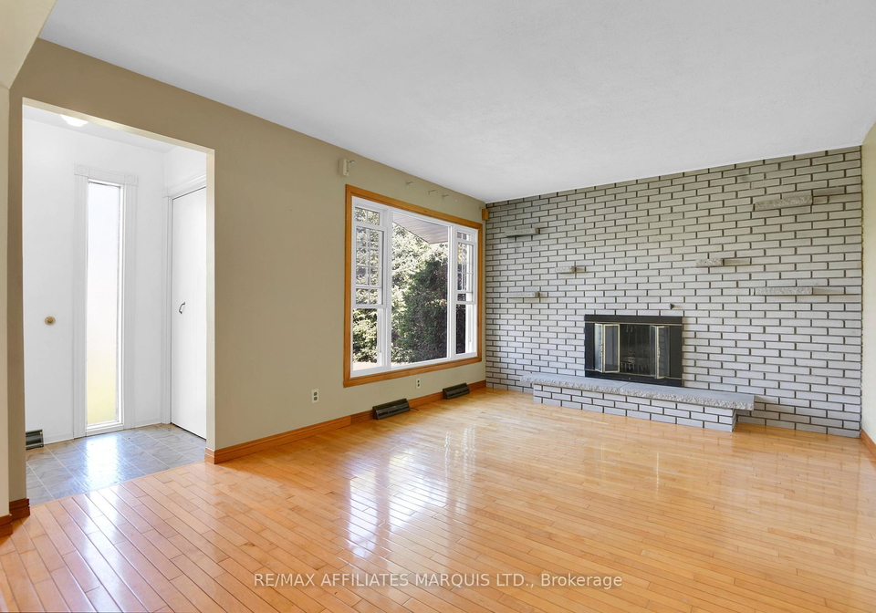 20334-third-st-gv-street-south-glengarry-ontario-x12383920