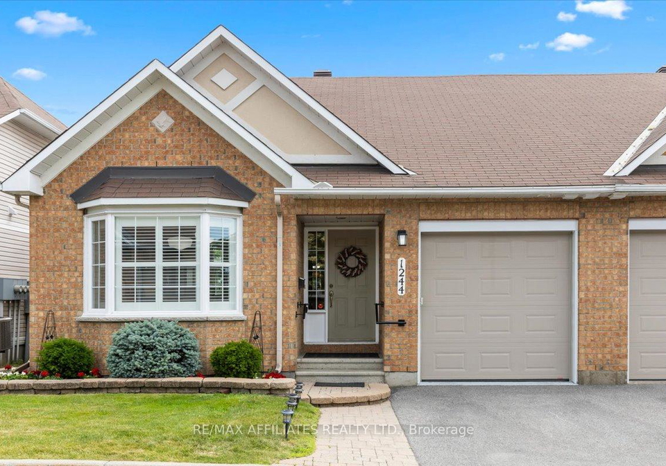 1244-foxborough-private-e-ottawa-ontario-x12384104
