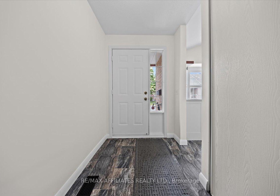1244-foxborough-private-e-ottawa-ontario-x12384104