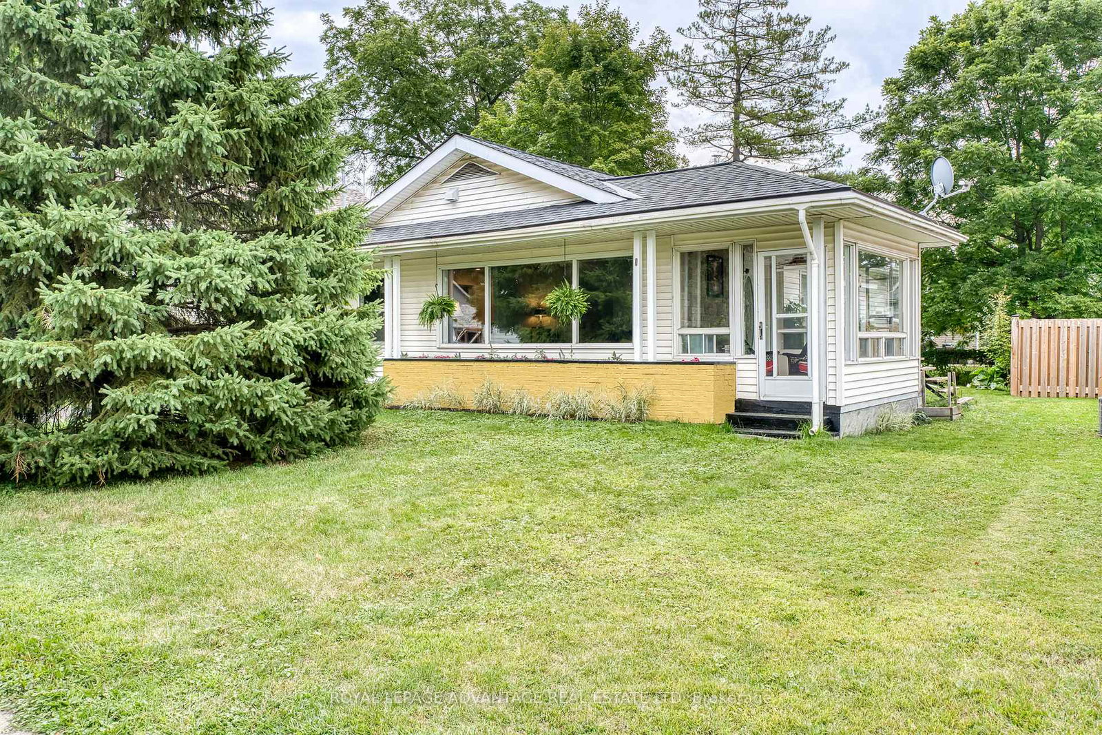 8-george-avenue-perth-ontario-x12384157