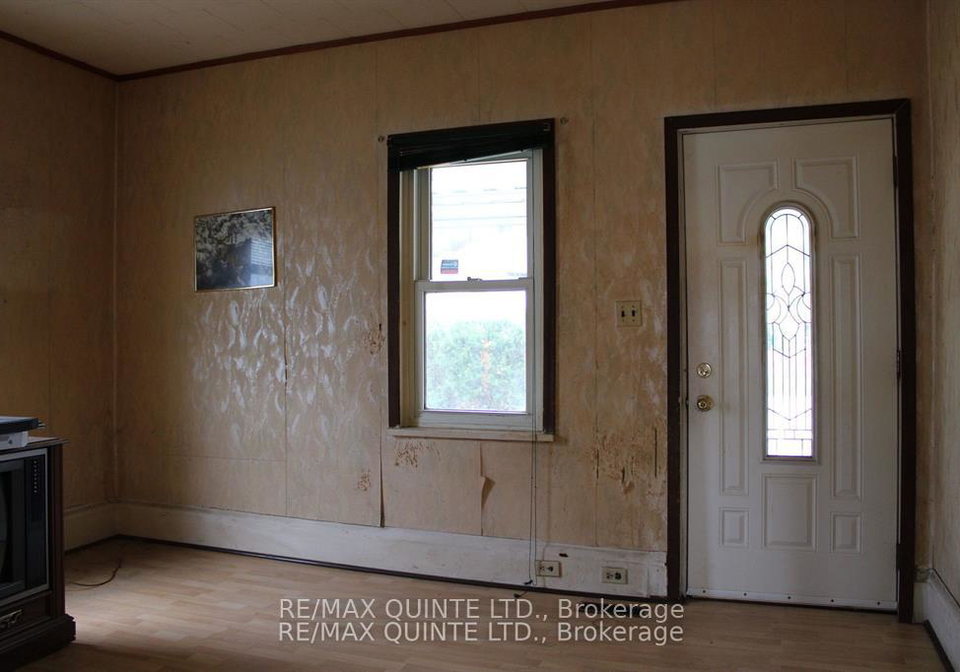 10-terrance-street-quinte-west-ontario-x12384213