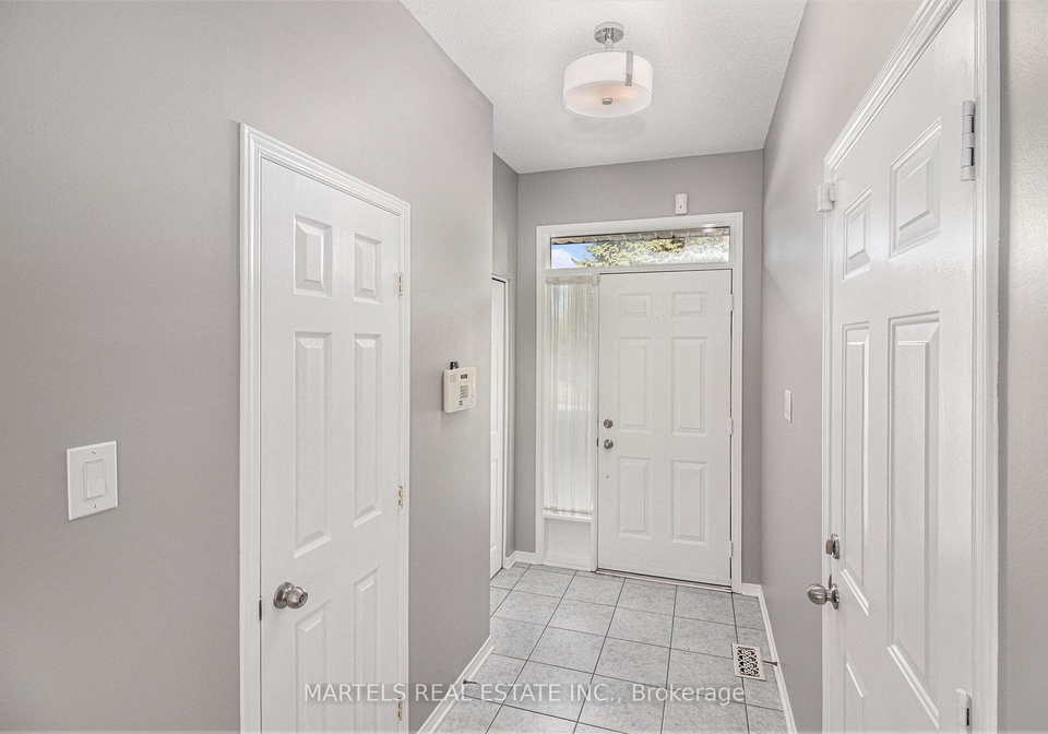 40-santa-cruz-private-ottawa-ontario-x12384304