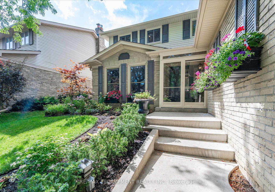 10-yorkview-place-hamilton-ontario-x12384641