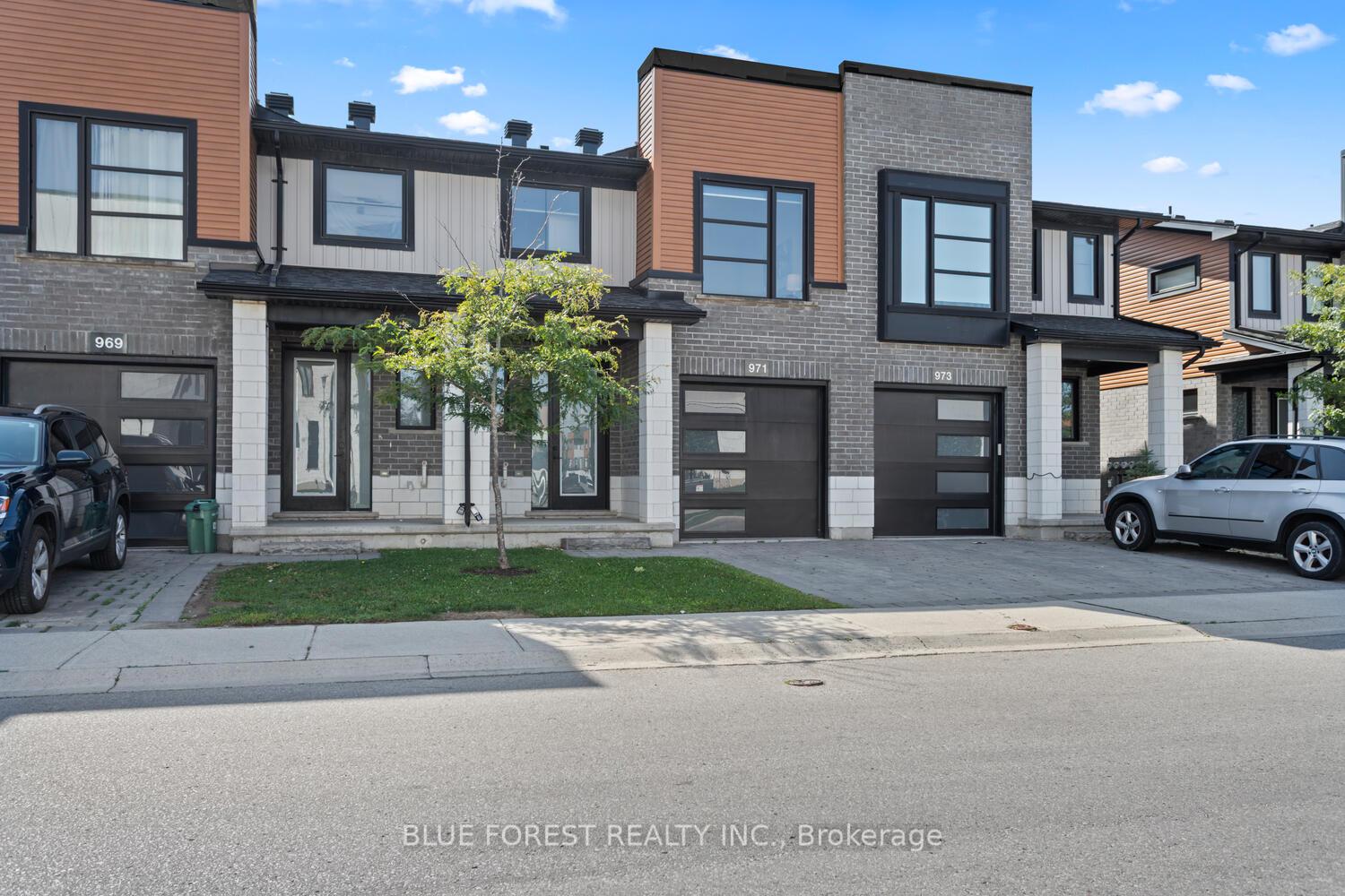 west-village-square-london-north-ontario-x12384670