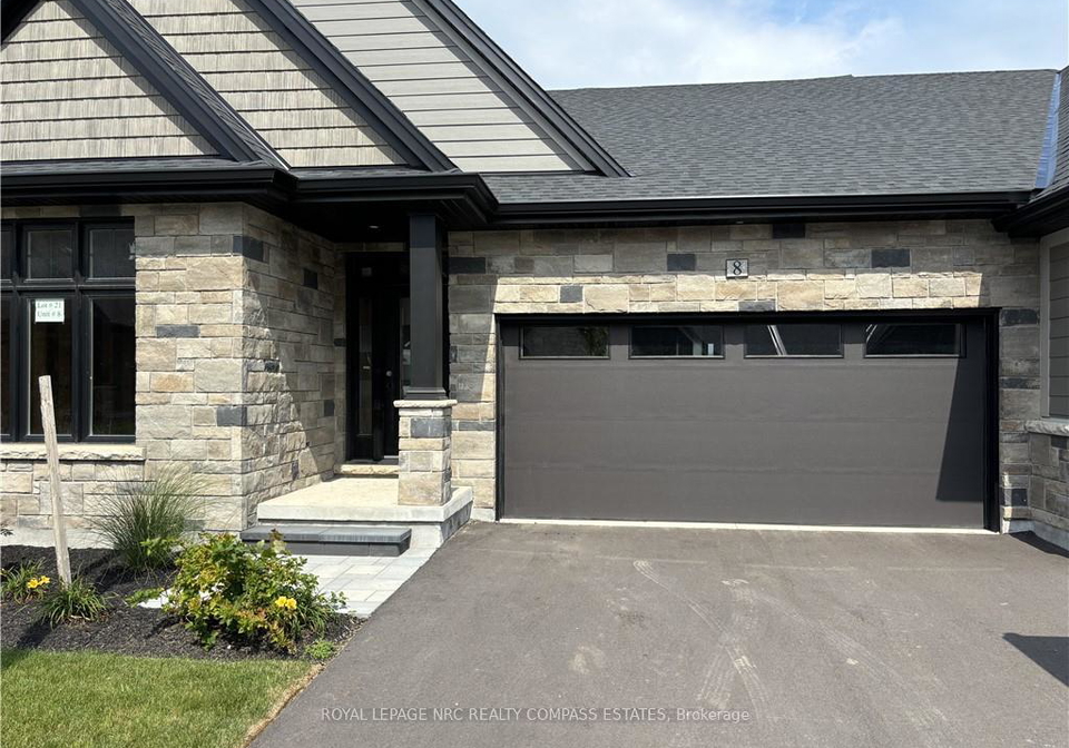 8-peachtree-lane-niagara-on-the-lake-ontario-x12384706