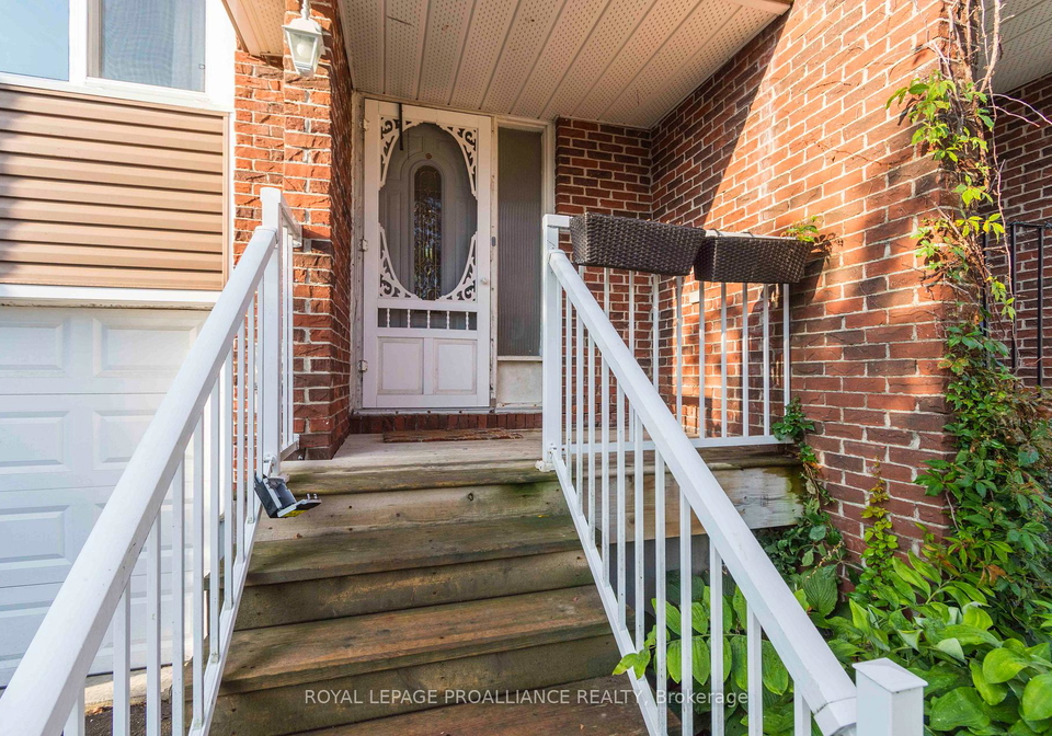 23-anna-court-quinte-west-ontario-x12384956