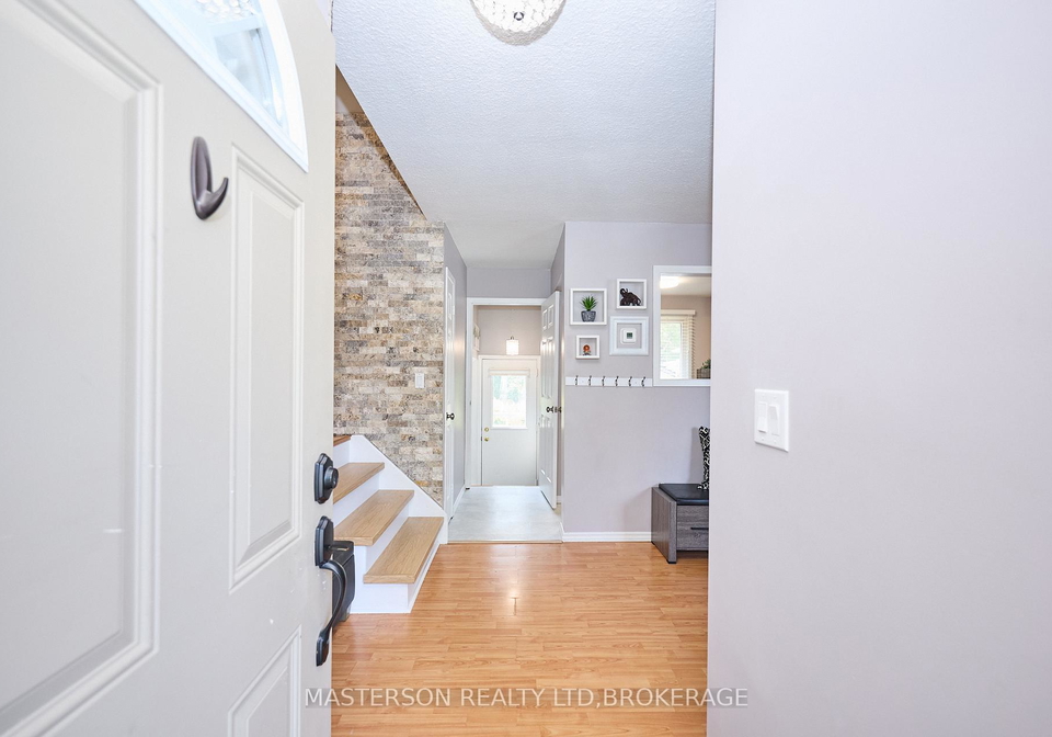 6137-kirkland-drive-niagara-falls-ontario-x12386097