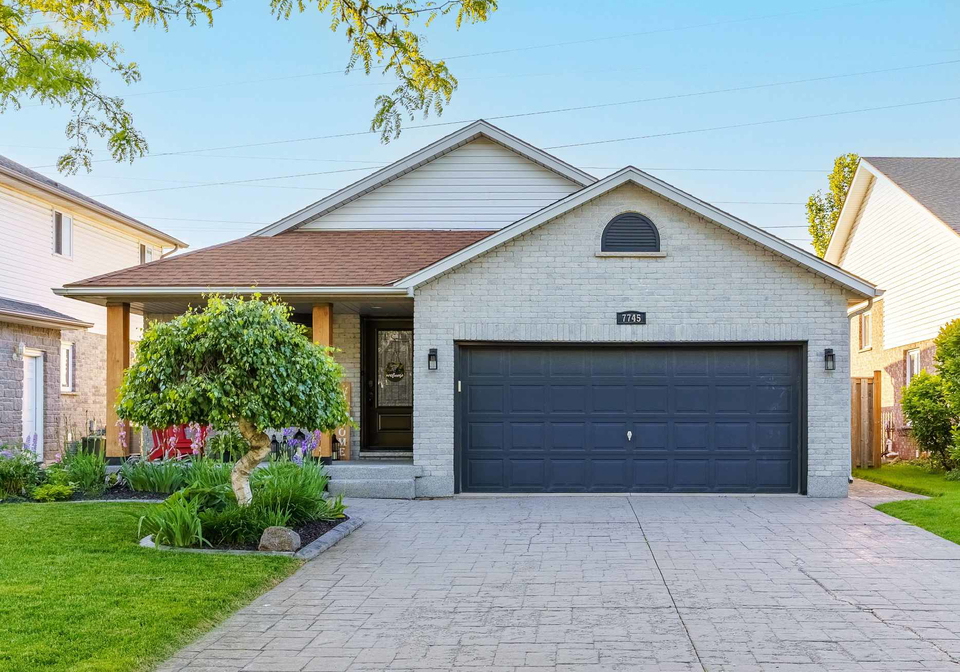 7745-bishop-avenue-niagara-falls-ontario-x12386478