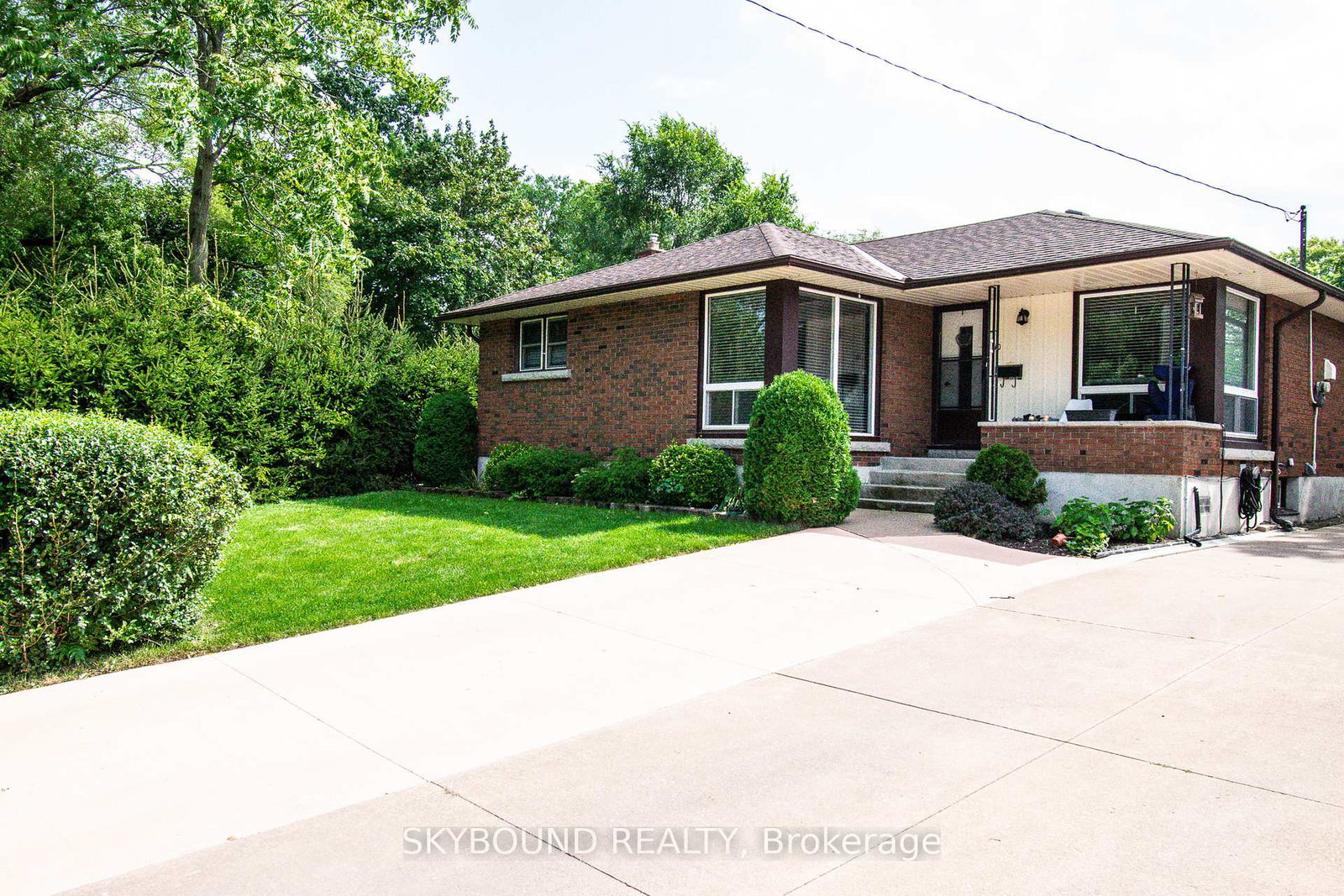 10-chorley-avenue-st-catharines-ontario-x12386777