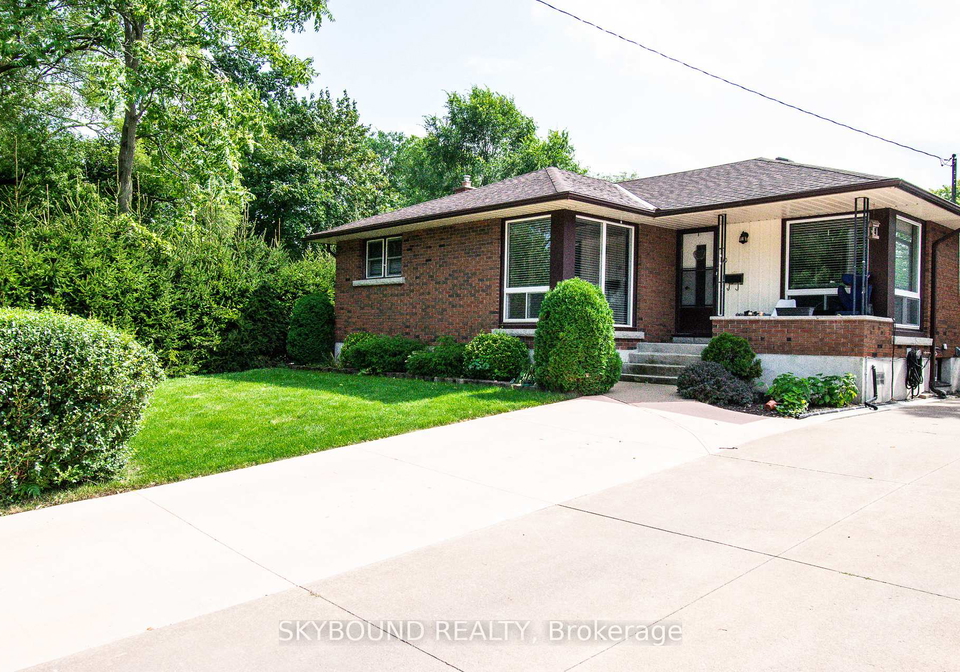 10-chorley-avenue-st-catharines-ontario-x12386777