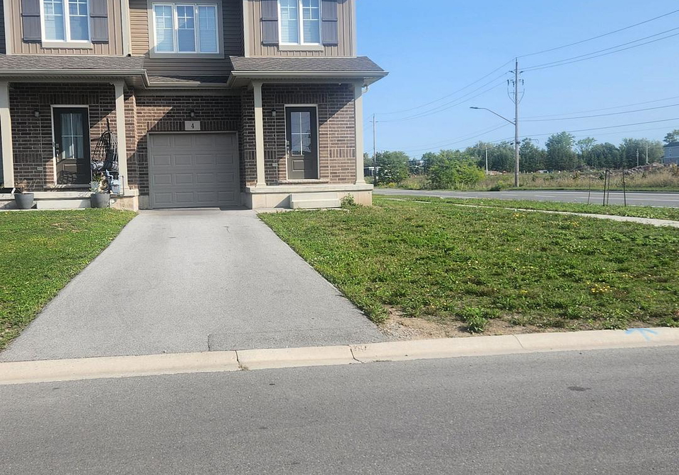 4-sycamore-street-welland-ontario-x12387015