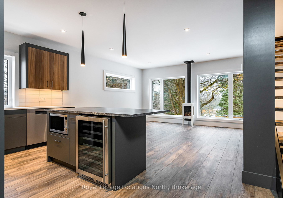 20-alice-street-e-blue-mountains-ontario-x12387155