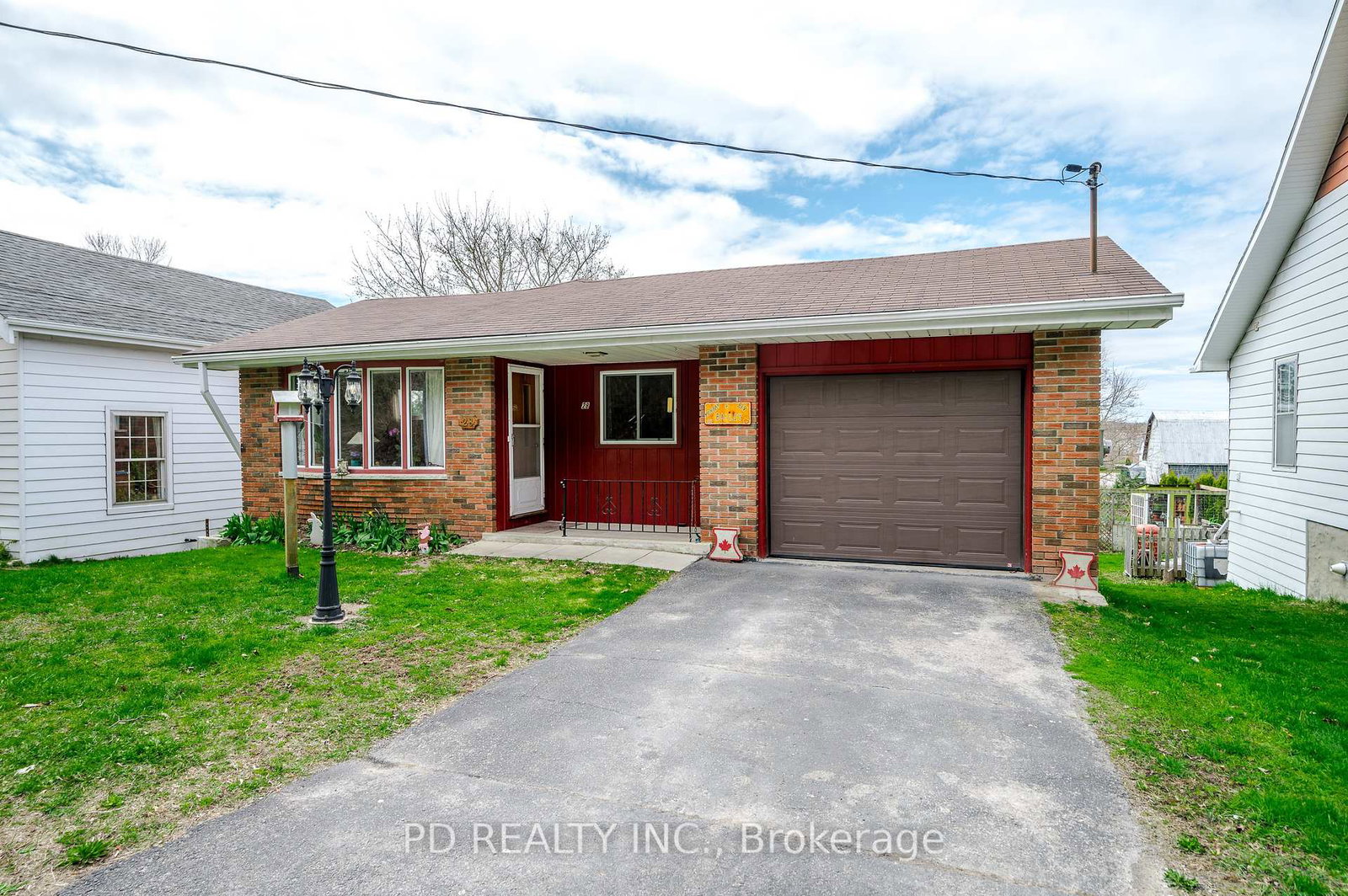 28-bond-street-e-kawartha-lakes-ontario-x12387247