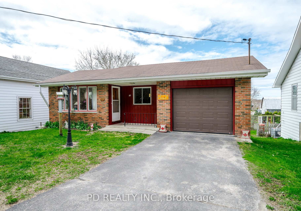 28-bond-street-e-kawartha-lakes-ontario-x12387247