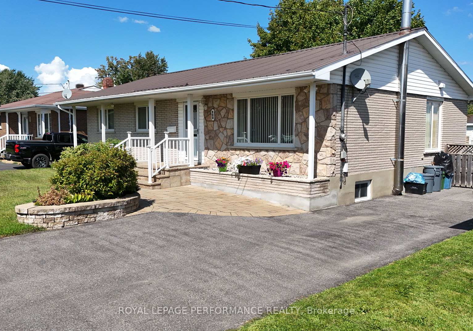 808-carleton-street-cornwall-ontario-x12387629