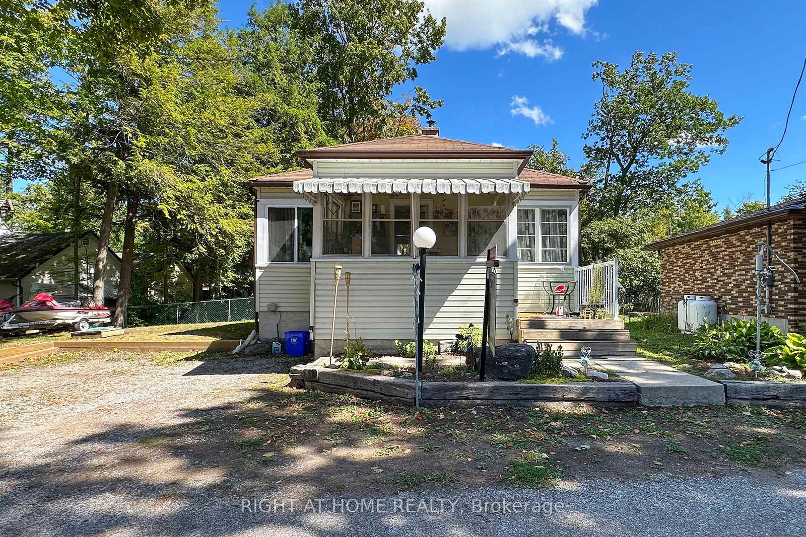 3-dover-street-kawartha-lakes-ontario-x12388244
