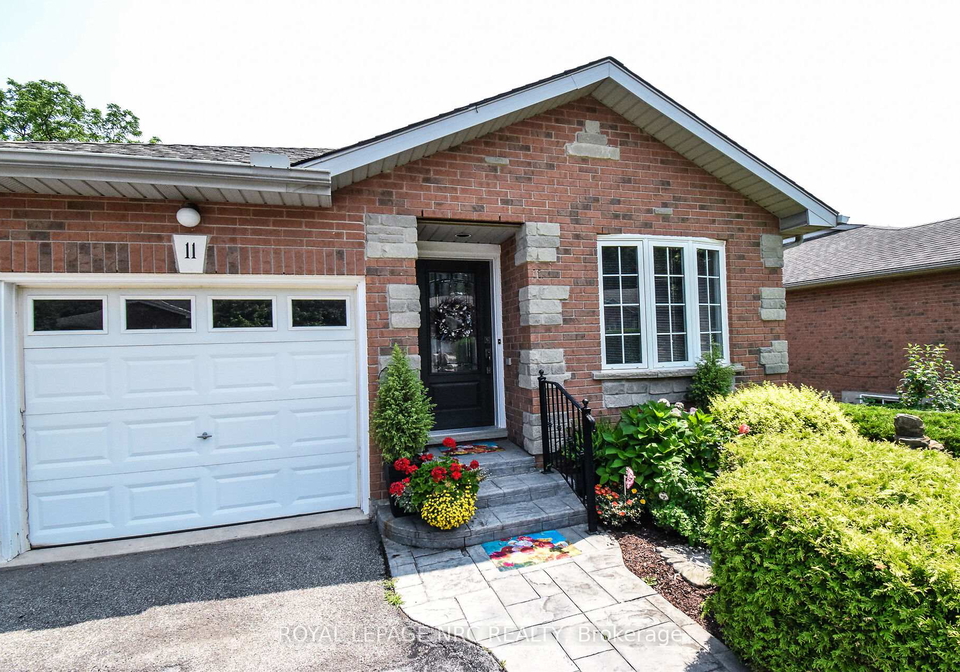 11-kinsman-court-pelham-ontario-x12388296