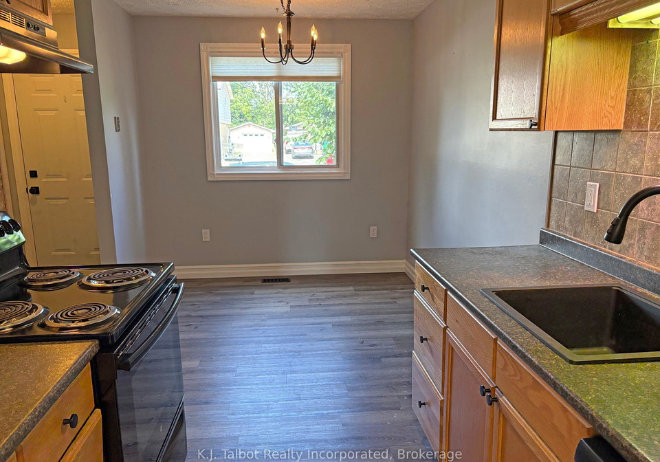 118-bennett-street-e-goderich-ontario-x12388377