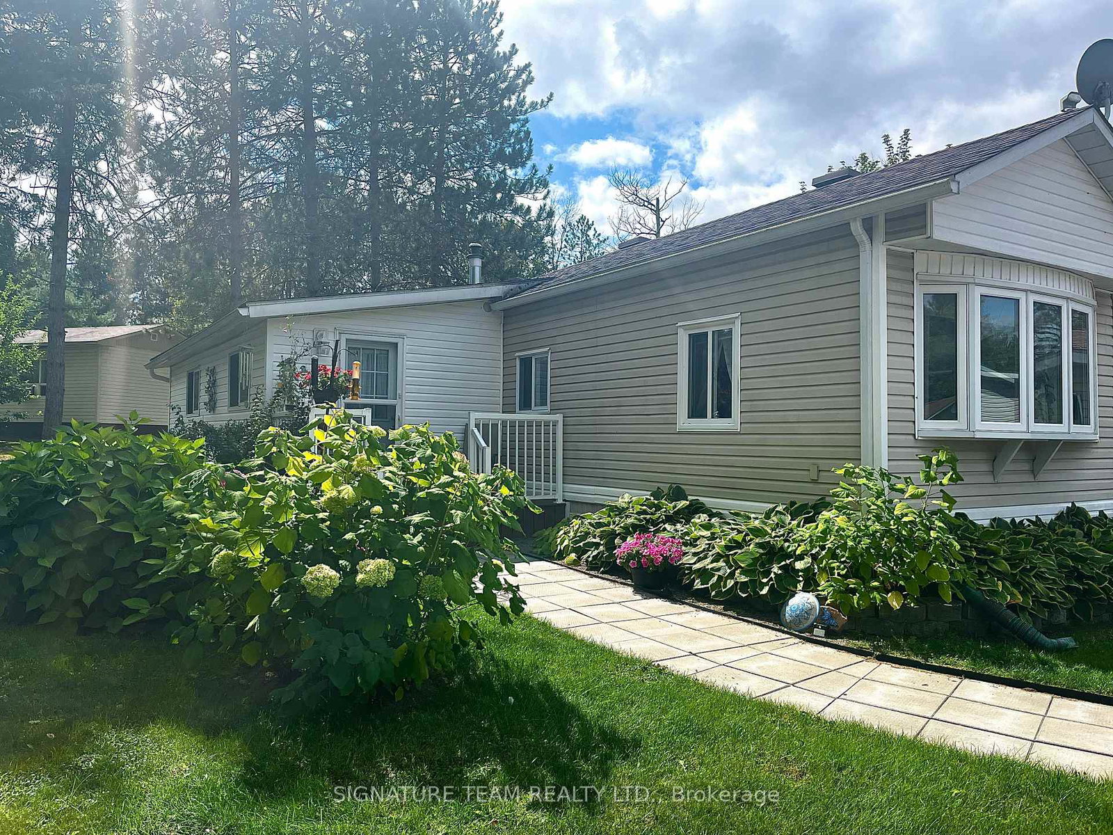22-robert-colin-lane-whitewater-region-ontario-x12389191