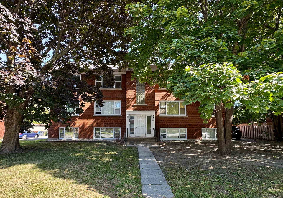 839-kirkwood-avenue-ottawa-ontario-x12390189